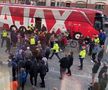 Incidente la derby-ul PSV - Ajax: insulte între căpitani, Tadic lovit în cap de ultrașii gazdelor!