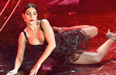 Banii vorbesc! TOP 10 cele mai bogate iubite de fotbaliști: Georgina lui Cristiano nici nu se atinge de top 3!