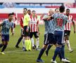 Incidente la derby-ul PSV - Ajax: insulte între căpitani, Tadic lovit în cap de ultrașii gazdelor!