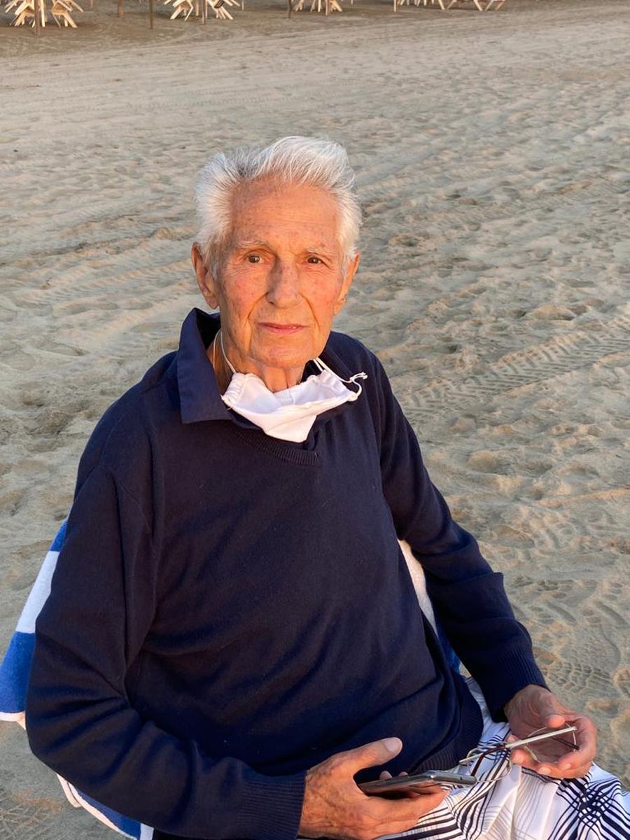 2021. La Acapulco, bucurându-se de o zi liniștită în mijlocul pandemiei FOTO Arhivă personală 2021. La Acapulco, bucurându-se de o zi liniștită în mijlocul pandemiei FOTO Arhivă personală