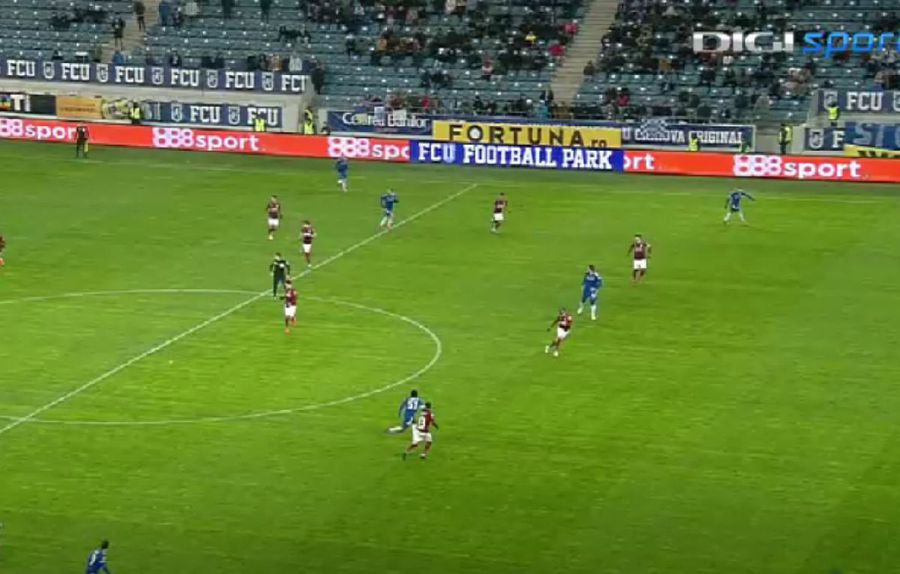 FCU Craiova ar fi trebuit să primească penalty în meciul cu Rapid: „Decizie clară” + greșeală și la golul Craiovei