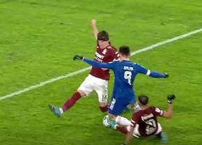 FCU Craiova ar fi trebuit să primească penalty în meciul cu Rapid: „Decizie clară” + greșeală și la golul Craiovei