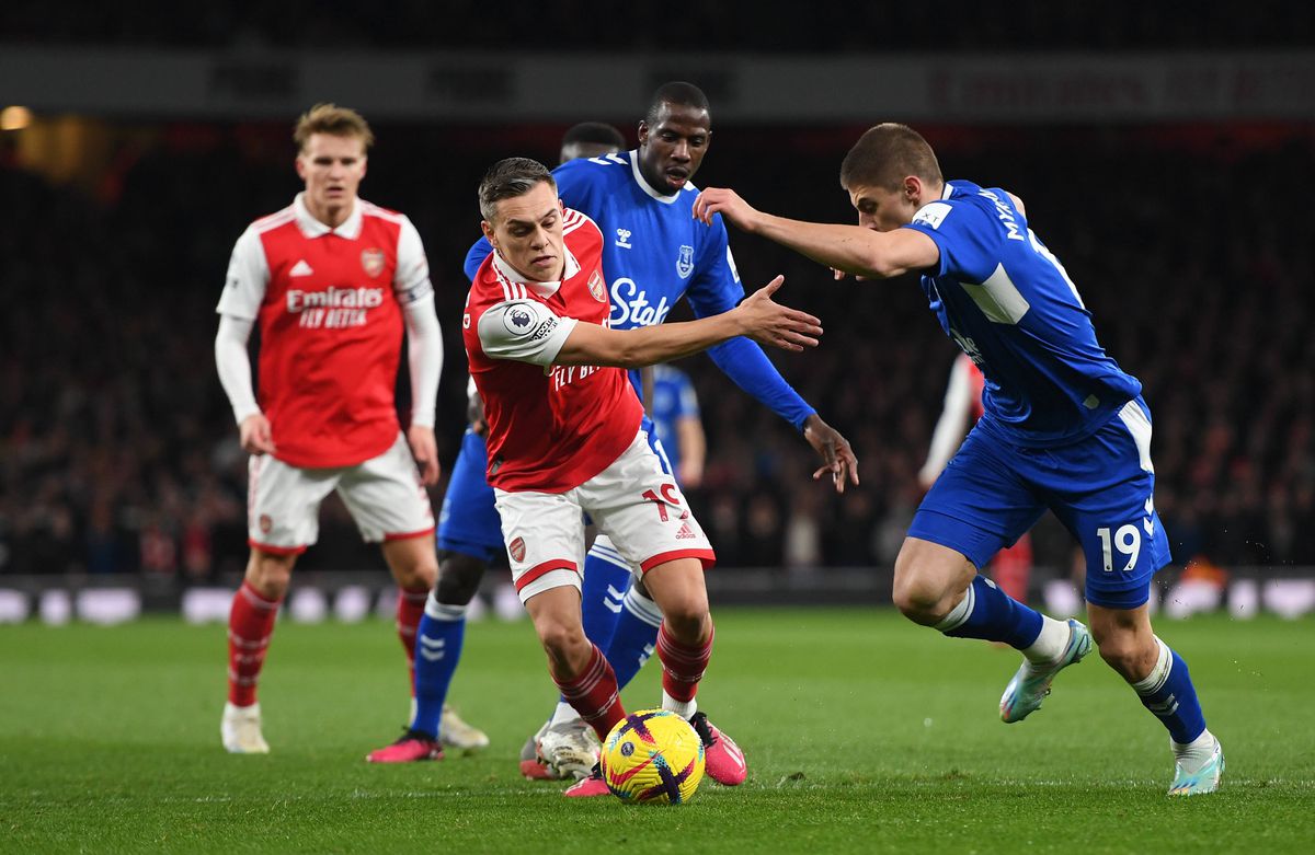 Arsenal s-a distrat cu Everton în restanța din Premier League » Manchester City, lăsată în urmă