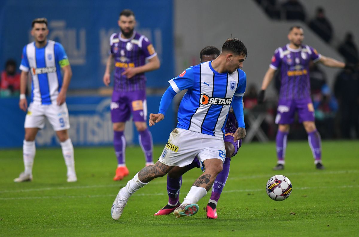 Mărțișor de râsu'-plânsu'. Universitatea Craiova a câștigat cu Argeș după un cadou al lui Tofan