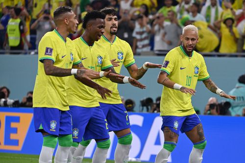 Raphinha, Vinicius, Lucas Paqueta și Neymar sărbătoresc un gol prin dans/ foto Imago Images