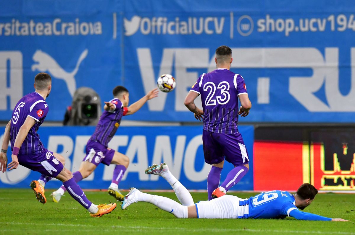Râdea și arbitrul! Gafa dubioasă prin care căpitanul lui Croitoru a decis duelul dintre Universitatea Craiova și FC Argeș: „Mi-am bătut joc de echipă”