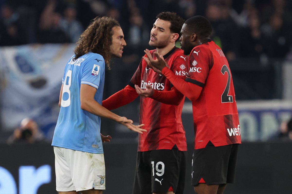 Nervii au cedat în Lazio - Milan » Au terminat meciul în 8 jucători!