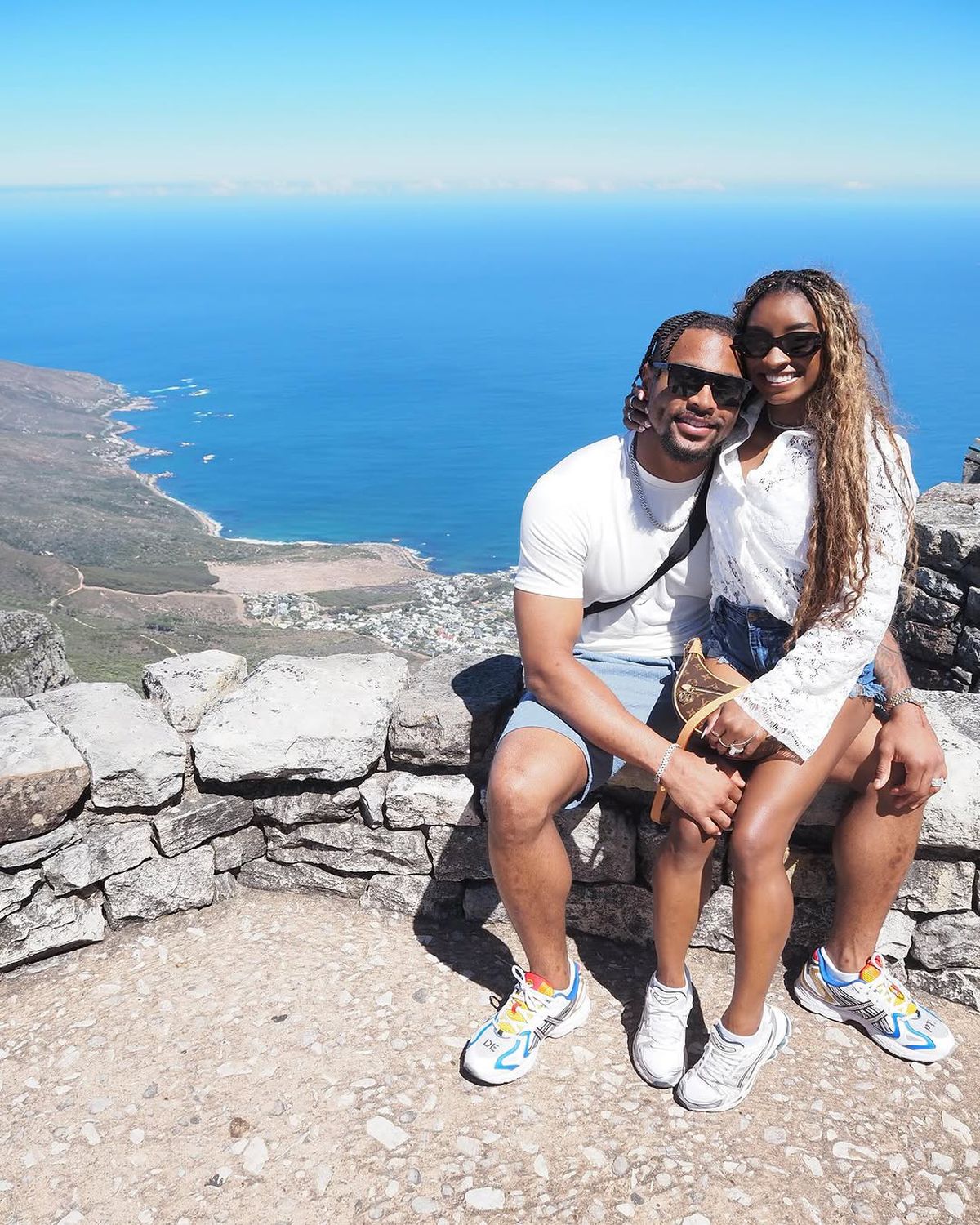 Simone Biles, lună de miere în Africa de Sud, printre lei și elefanți: „Aproape că am făcut pe mine”