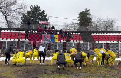 România, 2025. Atenție pe unde călcați! Meciul din Liga 2 s-a disputat într-o adevărată mlaștină