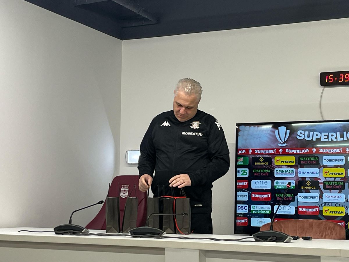 Ce se afla în cele 5 plase aduse de Marius Șumudică în sala de conferințe: „Pregătite de fii-mea”