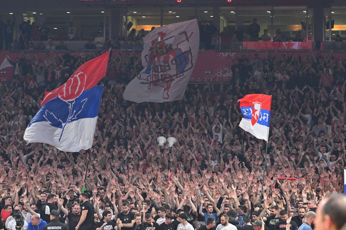 Imagini controversate la meciul dintre Steaua Roșie Belgrad și Zalgiris Kaunas