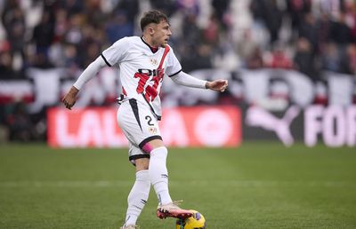 Spaniolii, în extaz după bijuteria reușită de Andrei Rațiu: „Uitați-vă ce a putut face!” + imagine virală cu antrenorul lui Rayo