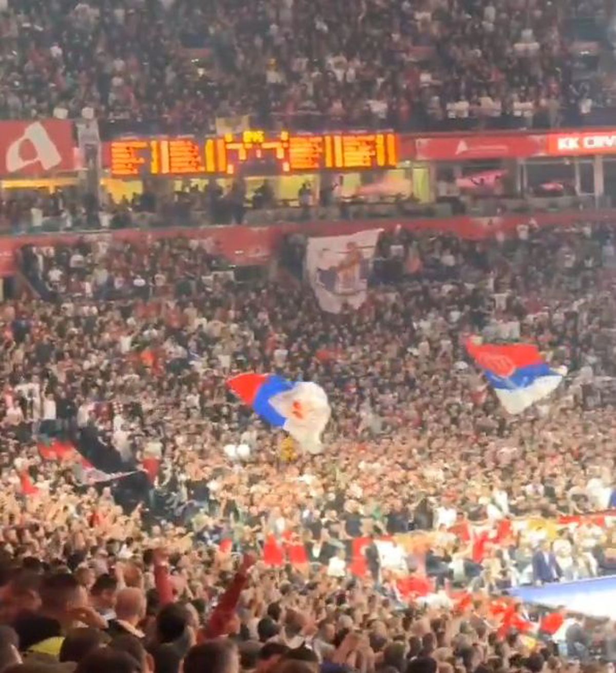 Imagini controversate la meciul dintre Steaua Roșie Belgrad și Zalgiris Kaunas