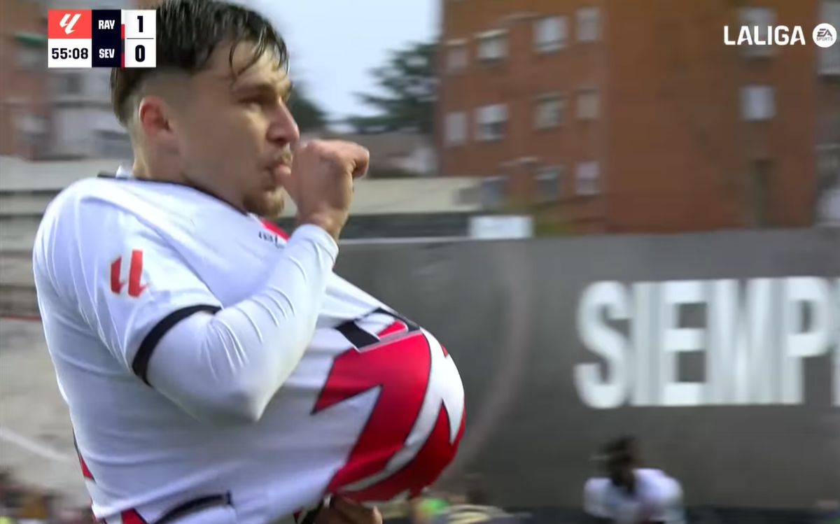 Andrei Rațiu, gol FABULOS în LaLiga! Execuție magică de la 20 de metri în Rayo Vallecano - Sevilla