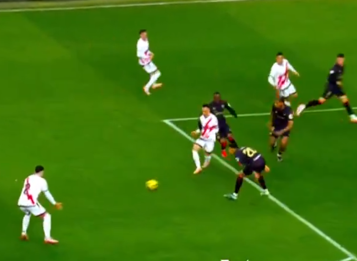 Andrei Rațiu explică reușita de generic din Rayo Vallecano - Sevilla: „Abia ce primisem mingea și deja mă gândeam să șutez”