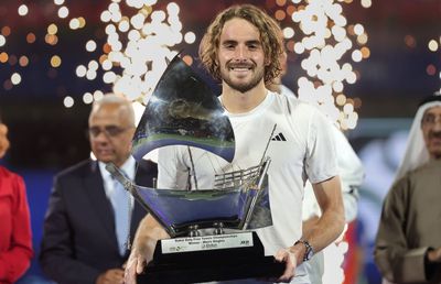 Stefanos Tsitsipas, campion la Dubai, după 10 luni de secetă și 11 finale pierdute în turnee de categorie ATP 500!
