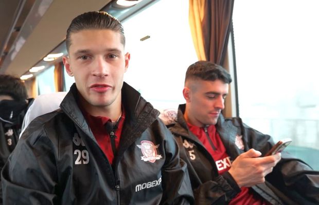 O zi din viața lui Alex Dobre » Pasiunea inedită a rapidistului și colecția de tricouri impresionantă: „Am vorbit cu el la telefon!”