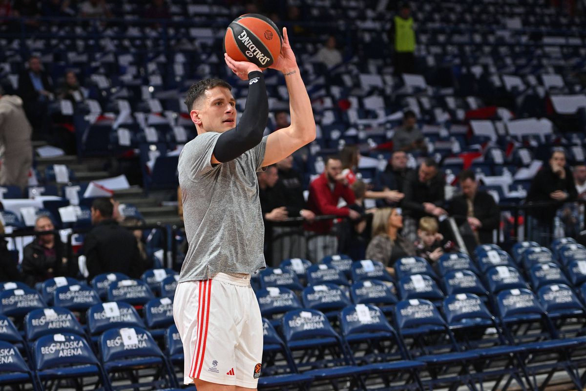 Steaua Roșie Belgrad a fost sancționată după ce fanii au afișat steagul Rusiei și bannere anti-UE și anti-NATO » Reacție din Duma de Stat: „Decizie nesportivă”