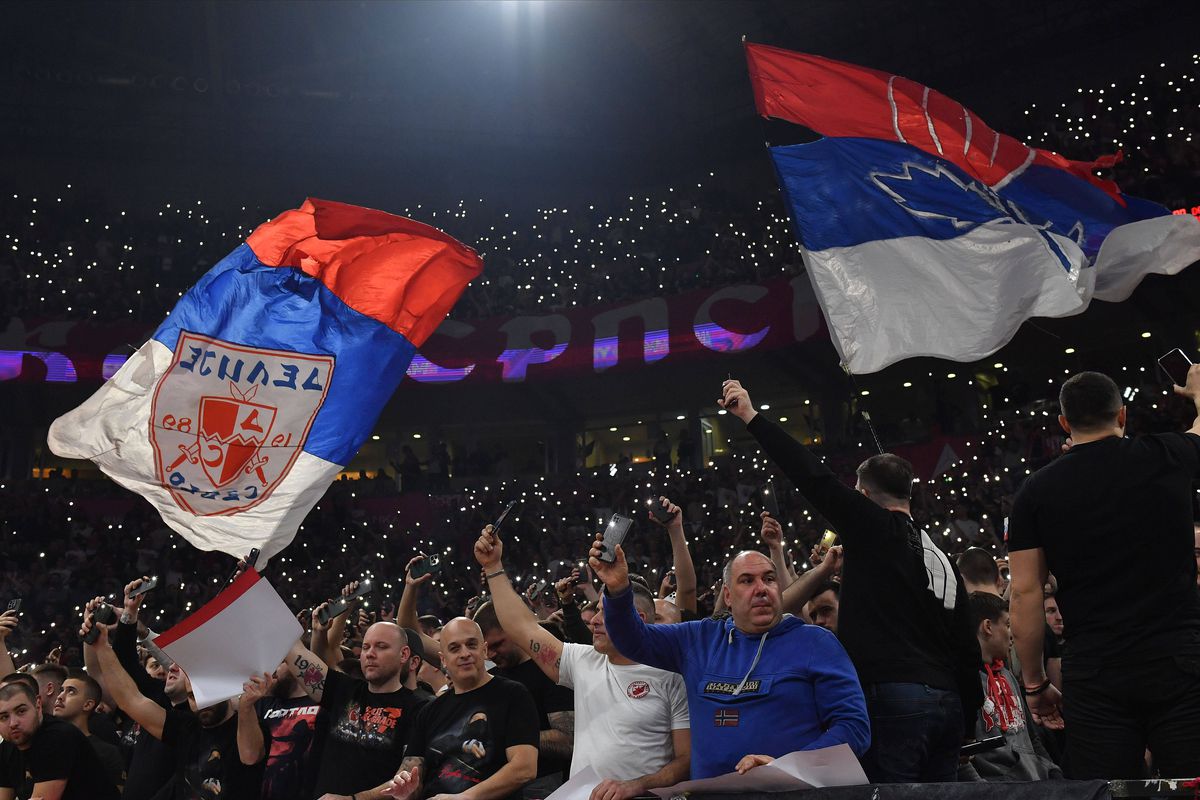 Imagini controversate la meciul dintre Steaua Roșie Belgrad și Zalgiris Kaunas