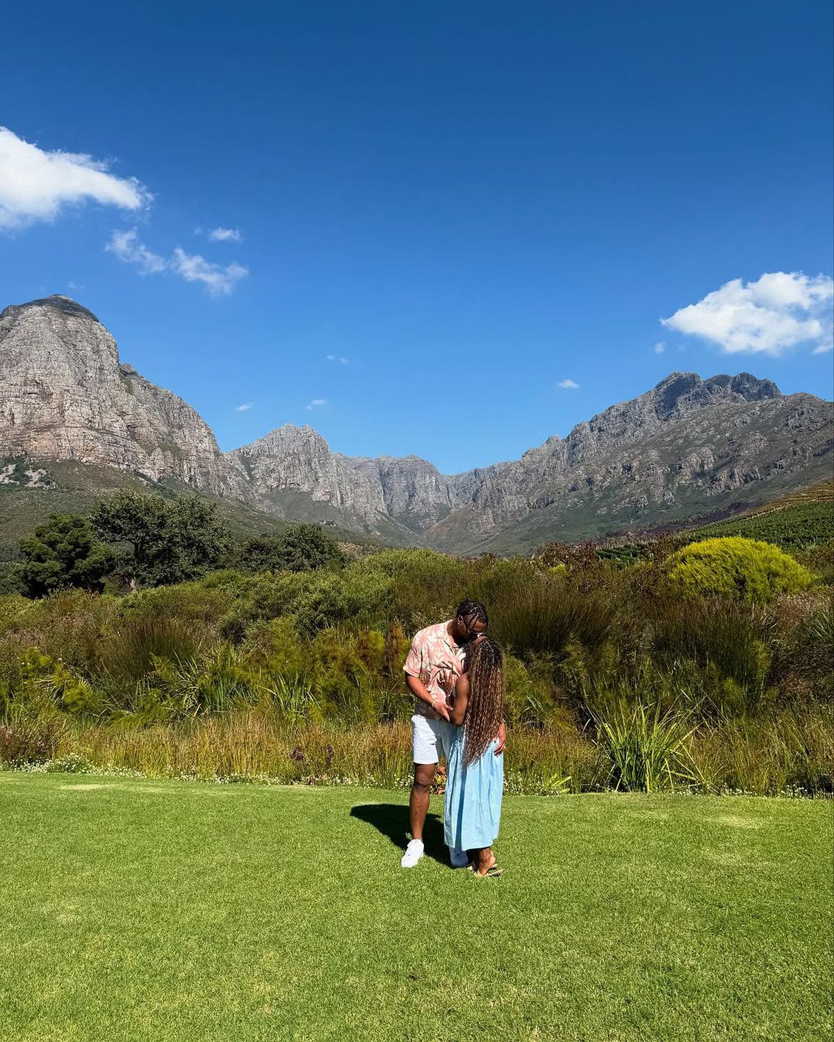 Simone Biles, lună de miere în Africa de Sud, printre lei și elefanți: „Aproape că am făcut pe mine”