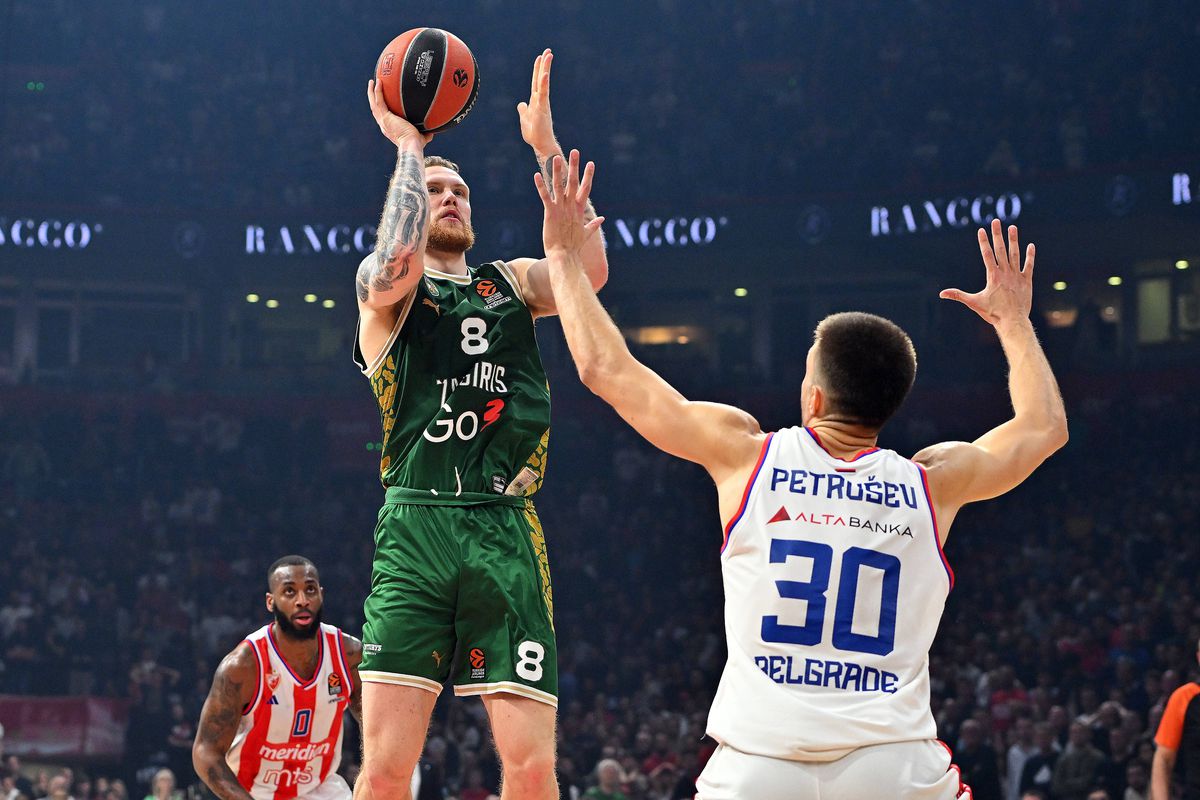 Imagini controversate la meciul dintre Steaua Roșie Belgrad și Zalgiris Kaunas