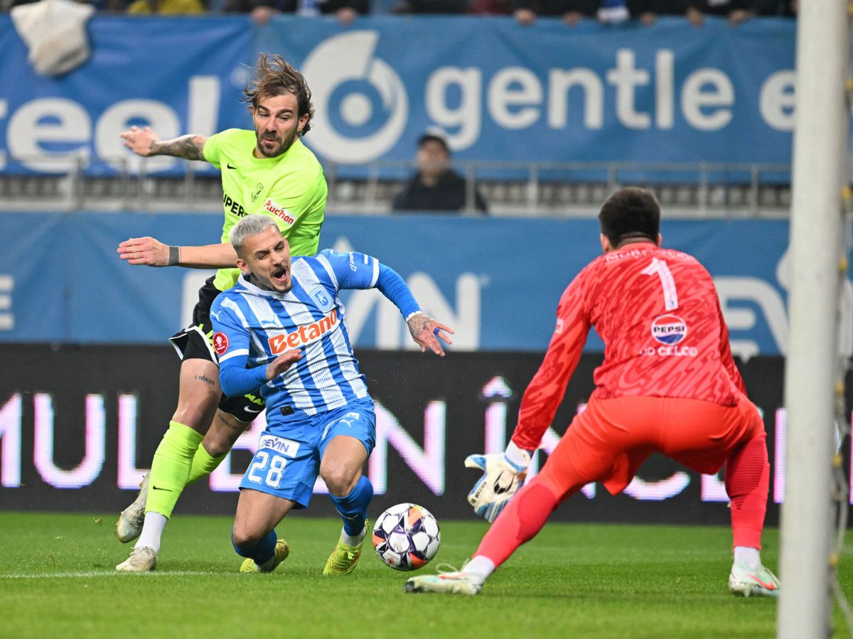 O nouă fază controversată în meciul lui Istvan Kovacs: ce spune expertul contactat de GSP despre penalty-ul cerut de Mitriță în Universitatea Craiova - Farul