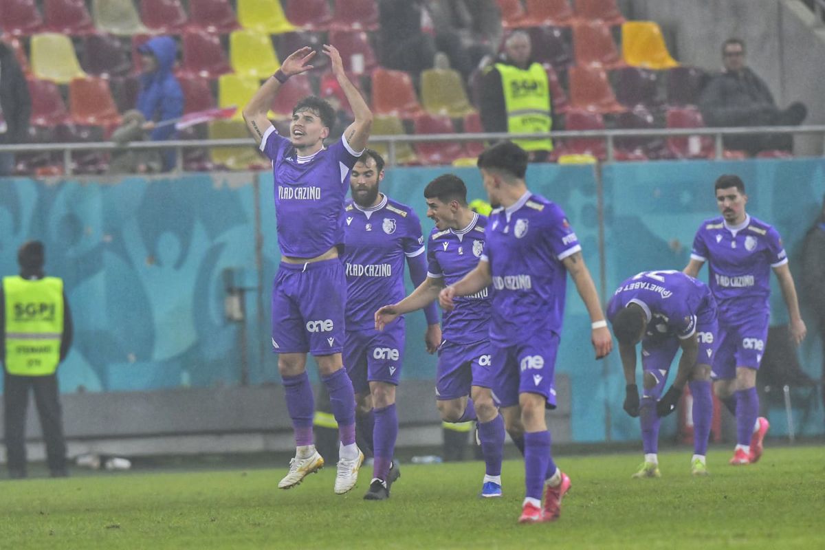 Cum a celebrat FC Argeș calificarea în play-off: sărbătoare în alb și violet pe Arena Națională