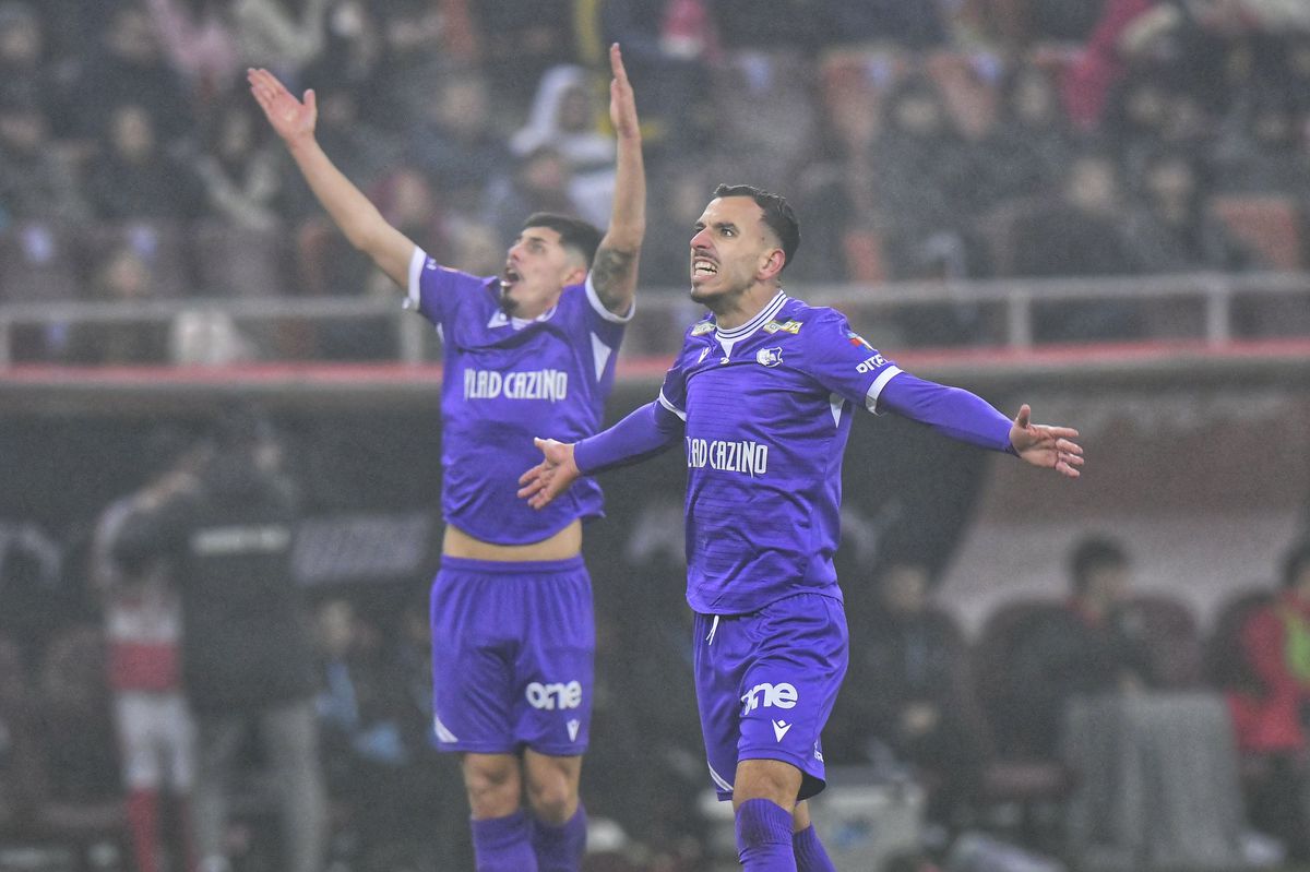 „Dacă Steaua nu mai e...” » Scene nemaivăzute pe Arenă: „câinii” s-au dezbrăcat și au început să cânte la înfrângere