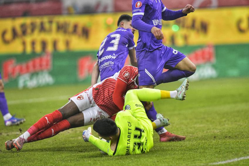 Karamoko a ieșit accidentat în meciul Dinamo - FC Argeș// foto: Cristi Preda (GSP)