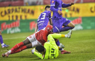 Primul mare nume care insinuează o înțelegere la Dinamo - FC Argeș: „Vor lua 4 puncte în play-off!”