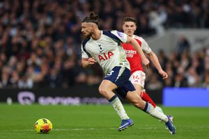 Fulham - Tottenham » Radu Drăgușin, anunțat titular pe Craven Cottage