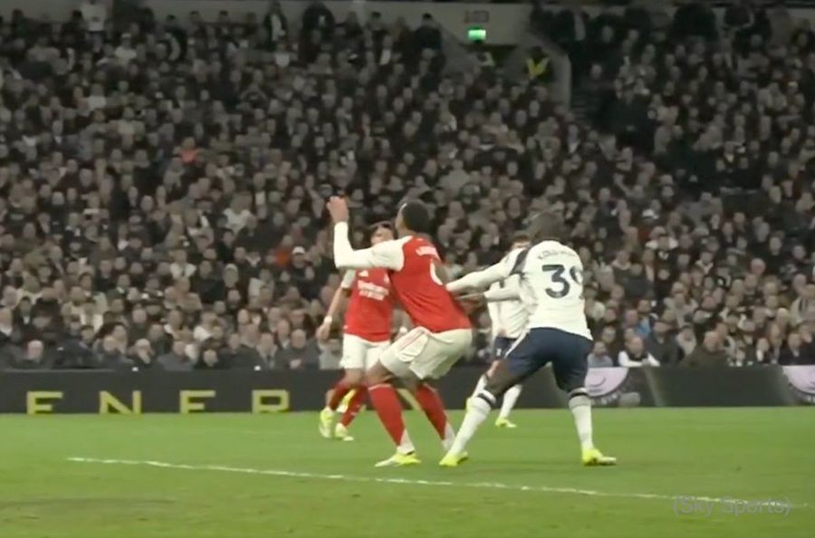 Premier League lămurește controversa de la golul din Fulham - Tottenham: Radu Drăgușin a reclamat fault