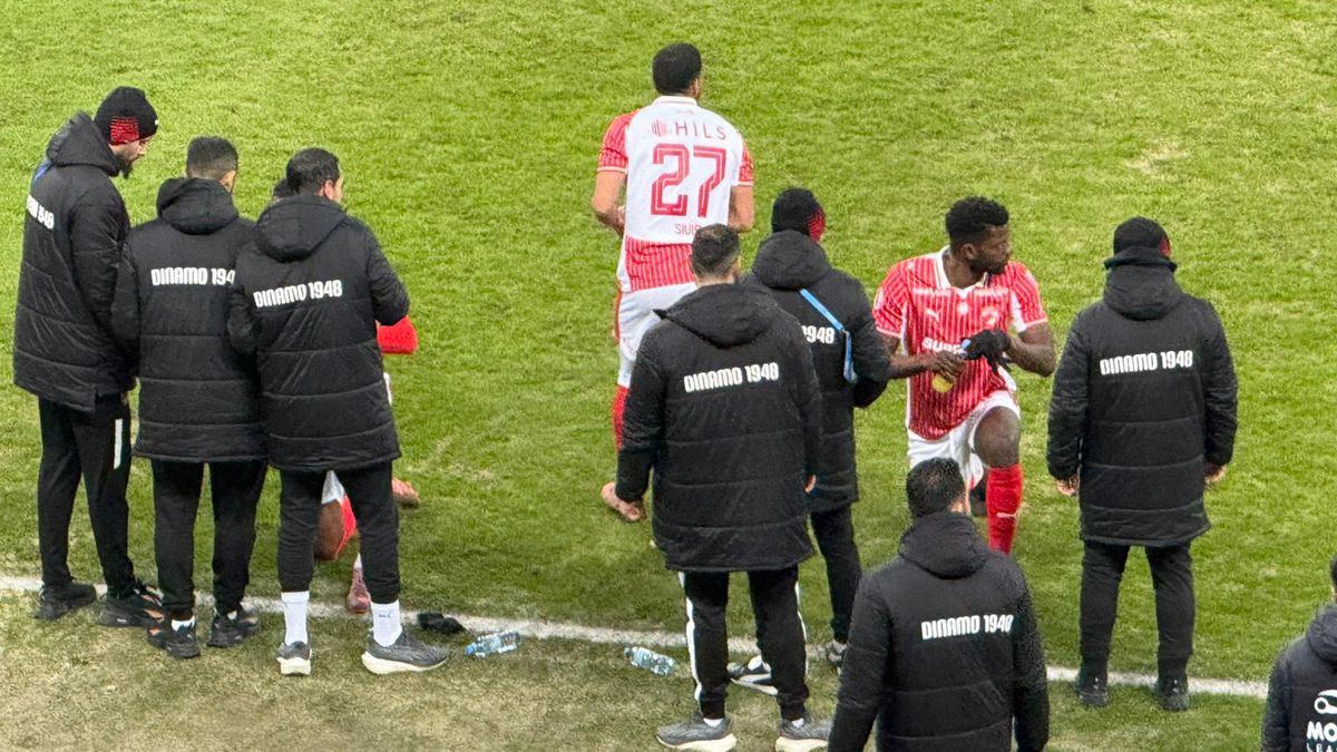 Meci oprit: de ce au îngenuncheat dinamoviștii la marginea terenului în minutul 10 cu FC Argeș