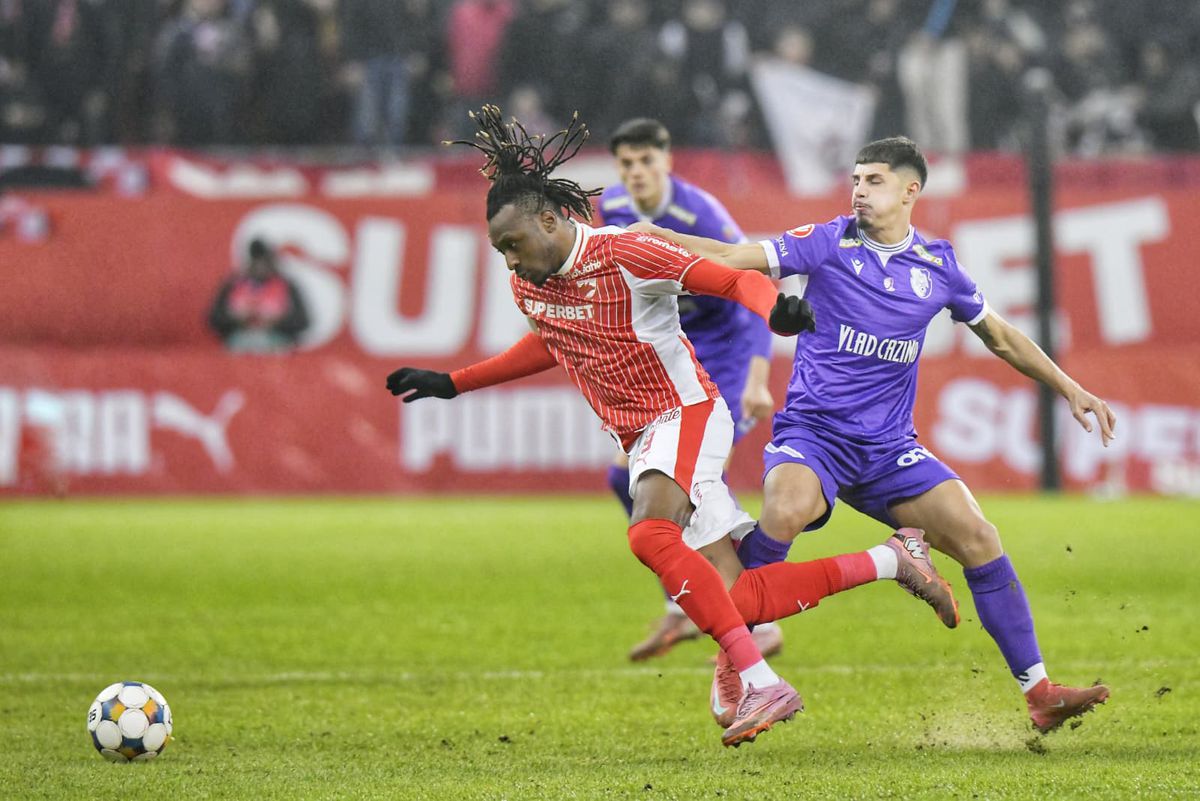 Dinamo - FC Argeș 0-1 » GAME OVER: FCSB e oficial în play-out!! Dinamo a jucat doar o repriză cu FC Argeș, își periclitează șansele la titlu, dar îi semnează sentința marii rivale