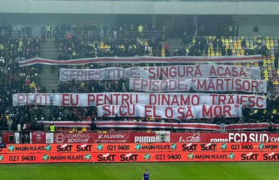 „Dacă Steaua nu mai e...” » Scene nemaivăzute pe Arenă: „câinii” s-au dezbrăcat și au început să cânte la înfrângere