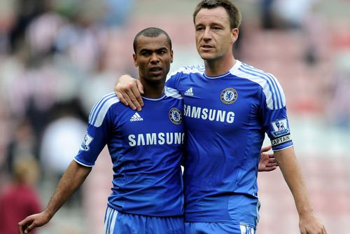 Cole (stânga) a cucerit Liga Campionilor cu Chelsea în 2012