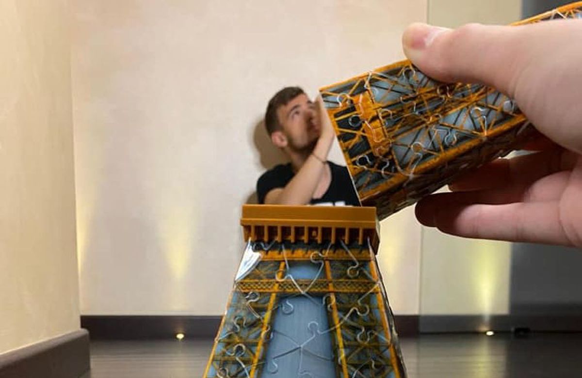 Vlad „Dracul” » Internaționalul de 20 de ani, Vlad Dragomir, iubită superbă cu 4 ani mai mare