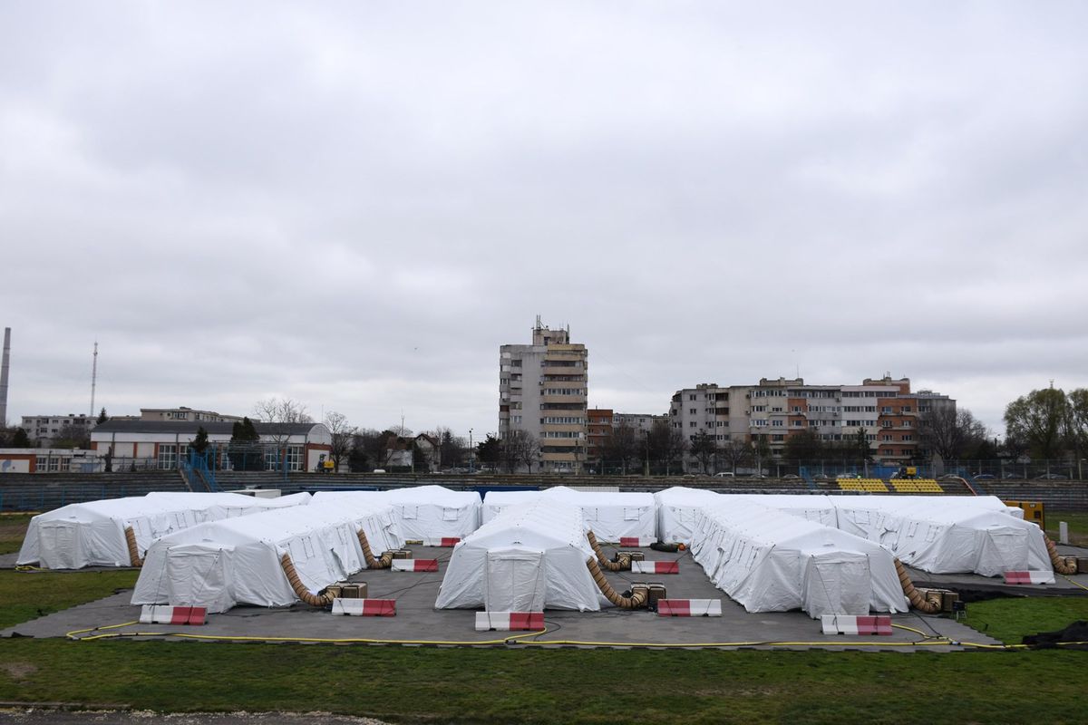 VIDEO Armata a intrat pe stadion la Constanța » Arena, transformată de urgență în spital modular pentru COVID-19