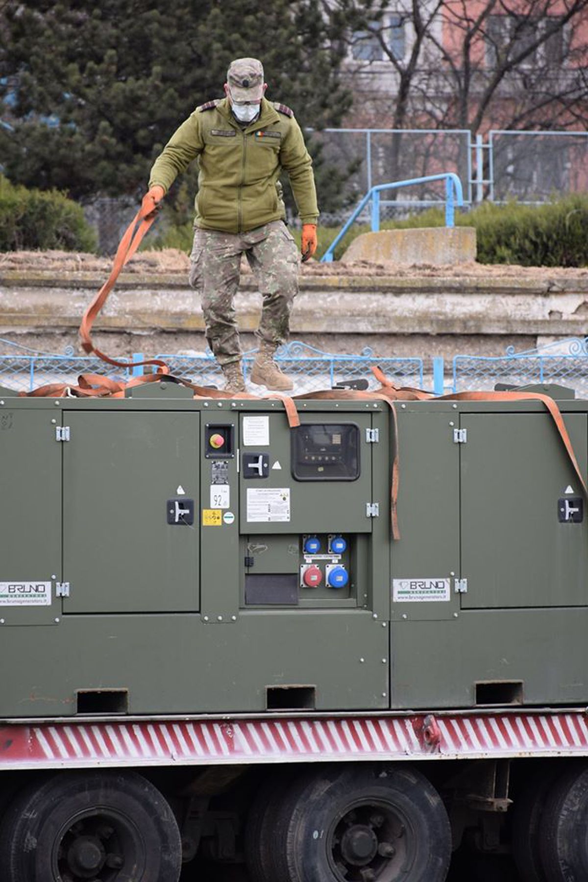 VIDEO Armata a intrat pe stadion la Constanța » Arena, transformată de urgență în spital modular pentru COVID-19