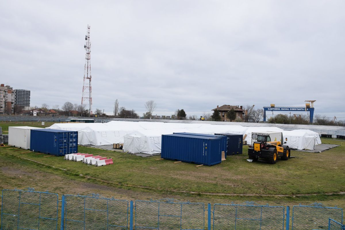 VIDEO Armata a intrat pe stadion la Constanța » Arena, transformată de urgență în spital modular pentru COVID-19