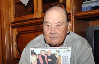 A supraviețuit prăbușirii unui avion, unui accident de tren, a fost călcat de autobuz și a câștigat la loterie 1 milion de dolari!