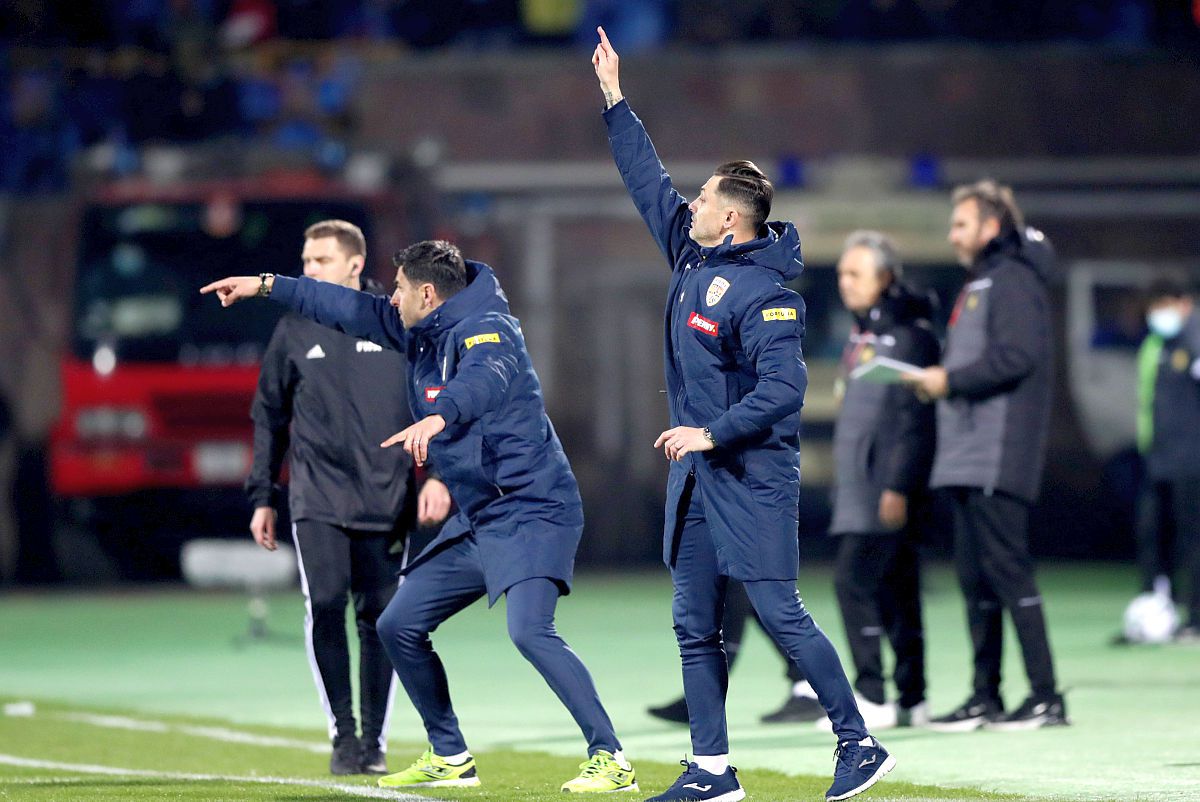 Cel mai dur atac la adresa lui Rădoi: „Lipsa lui de experiență ne-a adus aici! Cine răspunde de prostiile astea? Suntem sănătoși la cap?!”