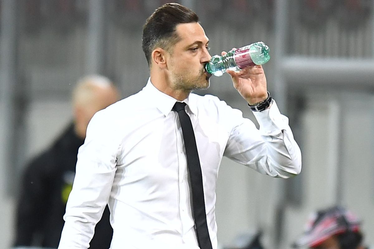 Fostul „secund” al naționalei sare în apărarea lui Rădoi: „Nu știu cât de oportună ar fi o demisie. La cum îl știu, nu e genul care să cedeze”