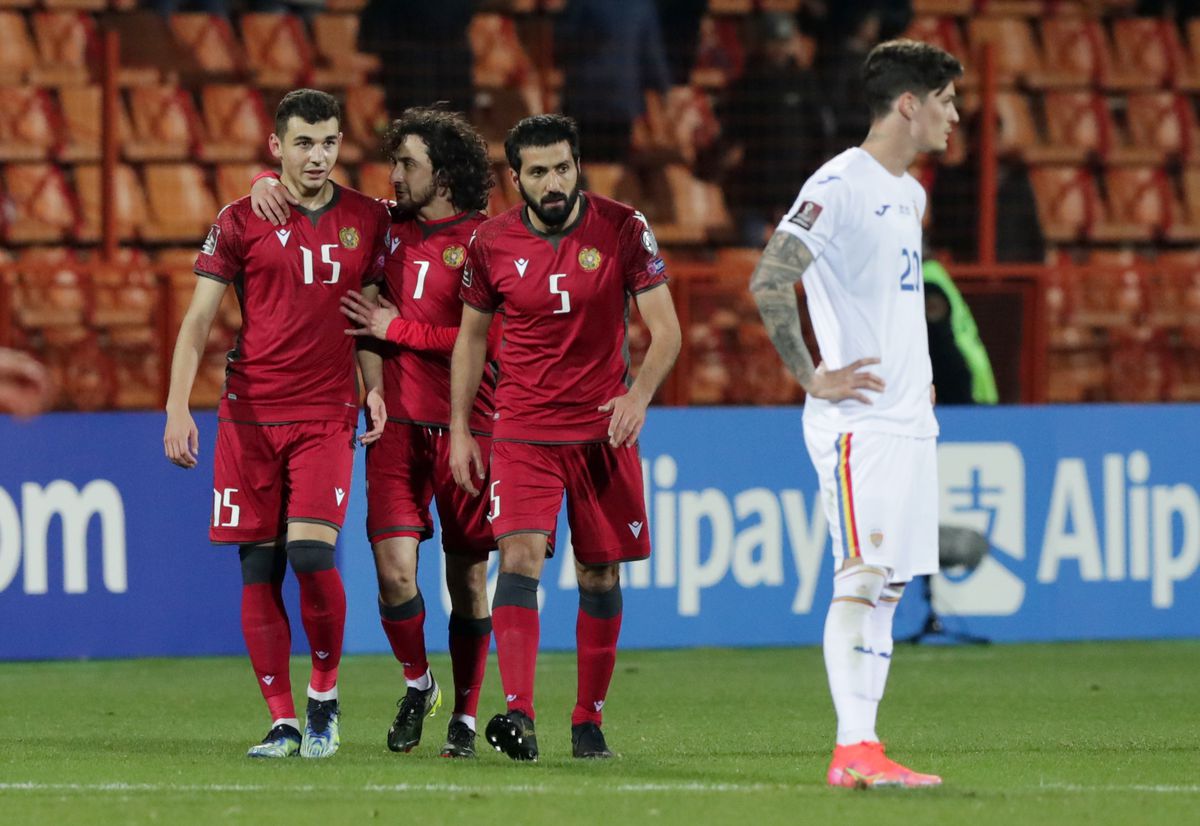 Un fost internaţional a lăudat stilul de joc al lui Rădoi: „Mirel încearcă să joace fotbal ofensiv, se apropie de fotbalul total”