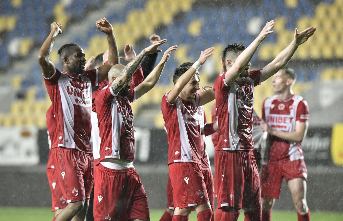 Dinamo, privată de un penalty la Ploiești? Brigada lui Chivulete a lăsat jocul să continue