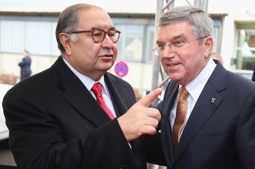 Alișer Usmanov, stânga, alături de Thomas Bach, președintele Comitetului Olimpic Internațional // FOTO: Guliver/GettyImages