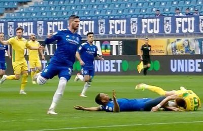 Eliminare după doar 8 minute! Decizia lui Kovacs i-a înfuriat pe olteni