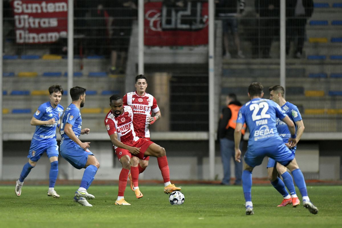 Chindia Târgoviște - Dinamo 0-2 » „Câinii roșii” RESPIRĂ! Morar și Irobiso aduc prima victorie în deplasare din acest sezon