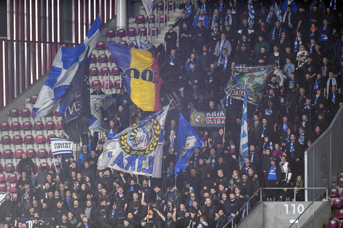 S-a „aprins” Giuleștiul! 15 imagini spectaculoase cu show-ul de lumină și culoare de la Rapid - Farul