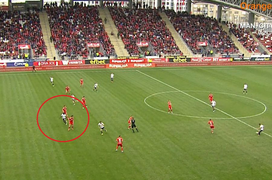 Ofsaidul în care se afla Ze Gomes/ foto: captură Orange Sport Momente curioase în SuperLiga: au stat 4 minute în camera VAR ca să analizeze o fază clară + prima explicație